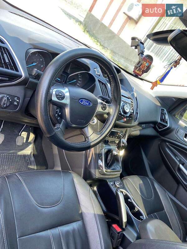 Внедорожник / Кроссовер Ford Kuga 2014 в Черновцах