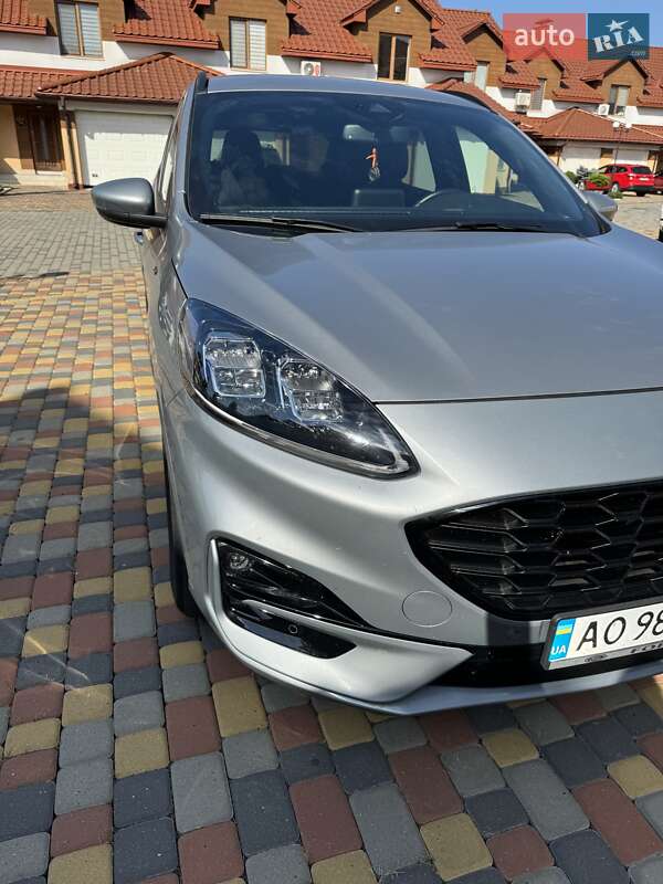 Внедорожник / Кроссовер Ford Kuga 2021 в Тячеве