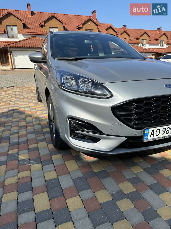 Внедорожник / Кроссовер Ford Kuga 2021 в Тячеве