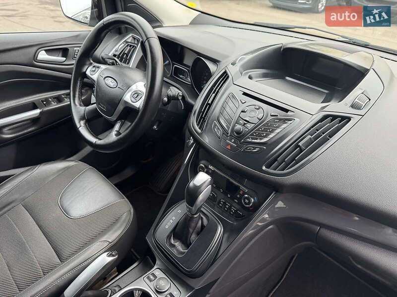 Внедорожник / Кроссовер Ford Kuga 2015 в Луцке