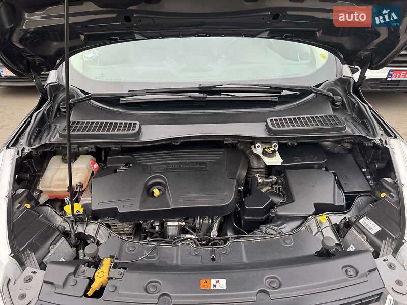 Внедорожник / Кроссовер Ford Kuga 2015 в Луцке