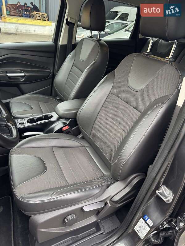 Внедорожник / Кроссовер Ford Kuga 2015 в Луцке