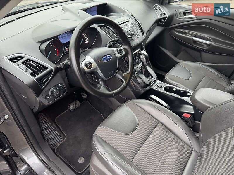 Внедорожник / Кроссовер Ford Kuga 2015 в Луцке