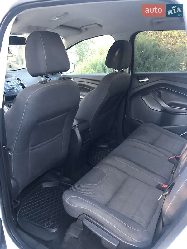 Внедорожник / Кроссовер Ford Kuga 2014 в Баре фото 11 Внедорожник / Кроссовер Ford Kuga 2014 в Баре