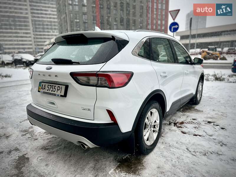 Внедорожник / Кроссовер Ford Kuga 2020 в Ирпене