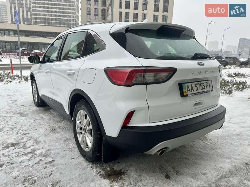 Внедорожник / Кроссовер Ford Kuga 2020 в Ирпене
