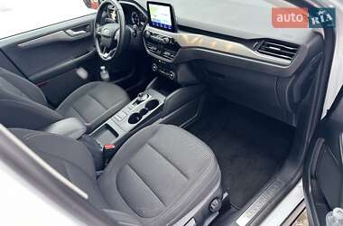 Позашляховик / Кросовер Ford Kuga 2020 в 