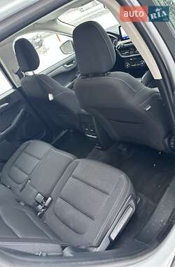 Позашляховик / Кросовер Ford Kuga 2020 в 