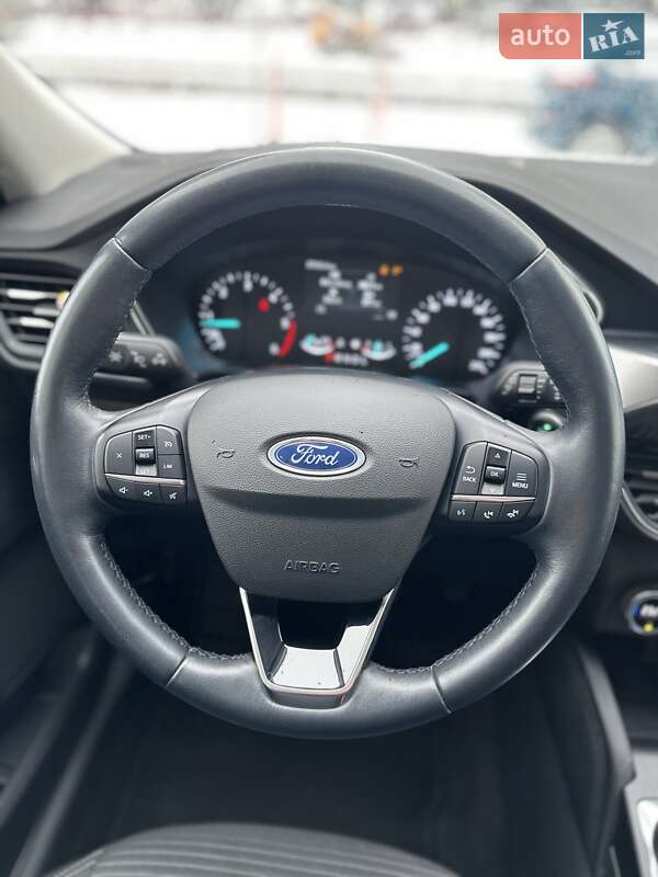 Внедорожник / Кроссовер Ford Kuga 2020 в Ирпене