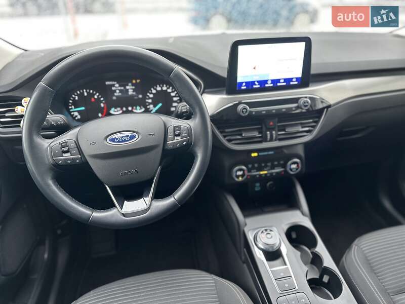 Внедорожник / Кроссовер Ford Kuga 2020 в Ирпене