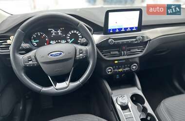 Позашляховик / Кросовер Ford Kuga 2020 в 