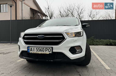 Внедорожник / Кроссовер Ford Kuga 2017 в Ирпене