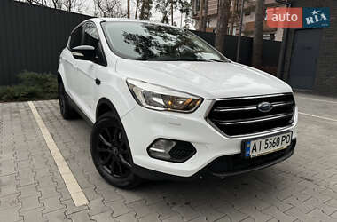 Внедорожник / Кроссовер Ford Kuga 2017 в Ирпене