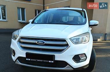 Позашляховик / Кросовер Ford Kuga 2017 в Кривому Розі