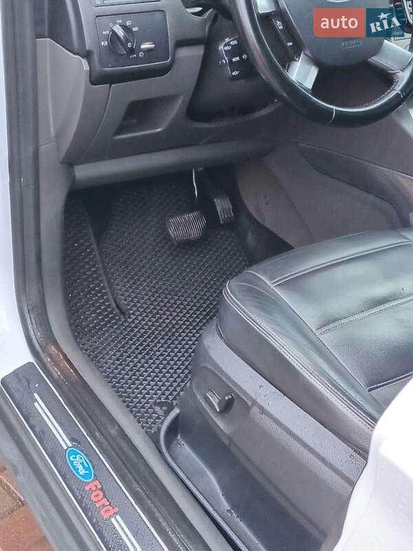 Внедорожник / Кроссовер Ford Kuga 2012 в Хусте