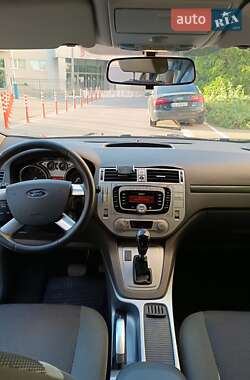 Внедорожник / Кроссовер Ford Kuga 2012 в 