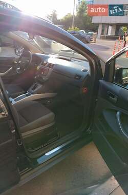 Внедорожник / Кроссовер Ford Kuga 2012 в 