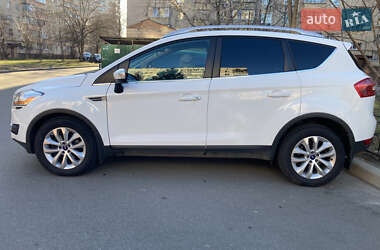 Внедорожник / Кроссовер Ford Kuga 2012 в 