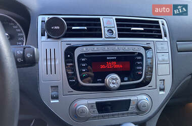 Внедорожник / Кроссовер Ford Kuga 2012 в 