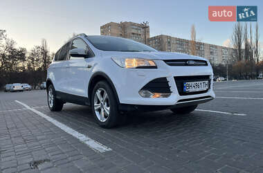 Позашляховик / Кросовер Ford Kuga 2015 в 