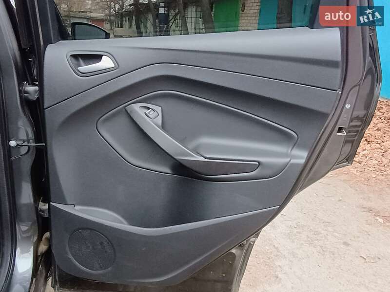 Внедорожник / Кроссовер Ford Kuga 2019 в Южноукраинске