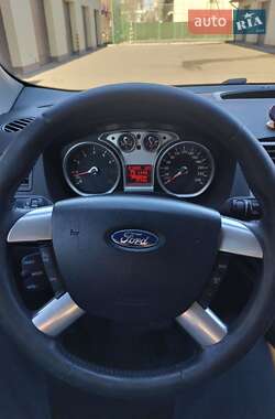 Внедорожник / Кроссовер Ford Kuga 2010 в 