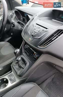 Внедорожник / Кроссовер Ford Kuga 2013 в 
