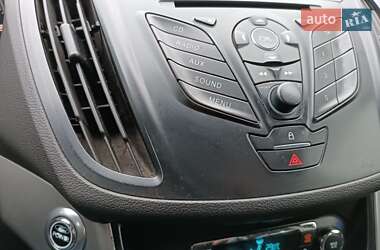 Внедорожник / Кроссовер Ford Kuga 2013 в 