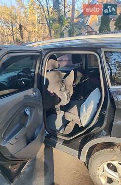 Внедорожник / Кроссовер Ford Kuga 2013 в 