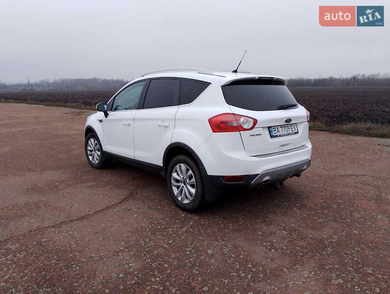 Внедорожник / Кроссовер Ford Kuga 2012 в Новоукраинке