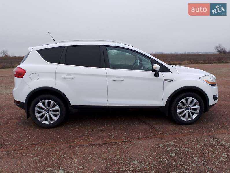 Внедорожник / Кроссовер Ford Kuga 2012 в Новоукраинке