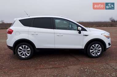 Внедорожник / Кроссовер Ford Kuga 2012 в 