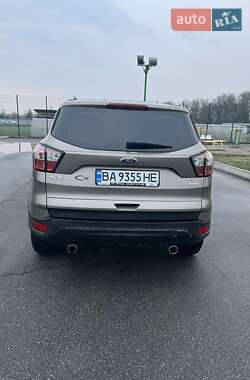 Внедорожник / Кроссовер Ford Kuga 2019 в 