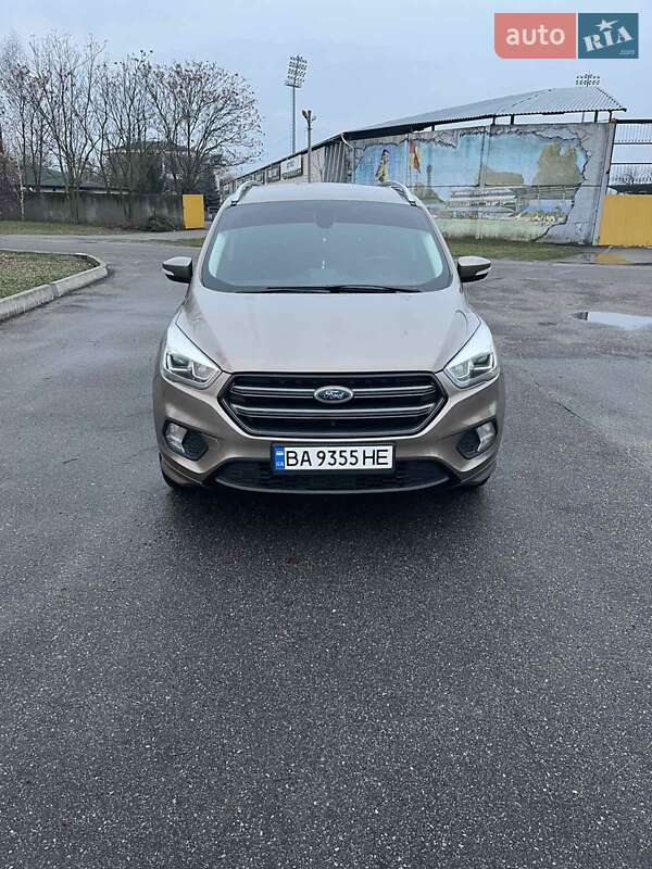 Позашляховик / Кросовер Ford Kuga 2019 в Олександрії