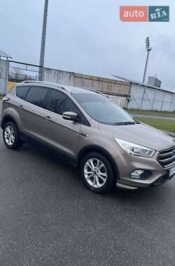 Внедорожник / Кроссовер Ford Kuga 2019 в 
