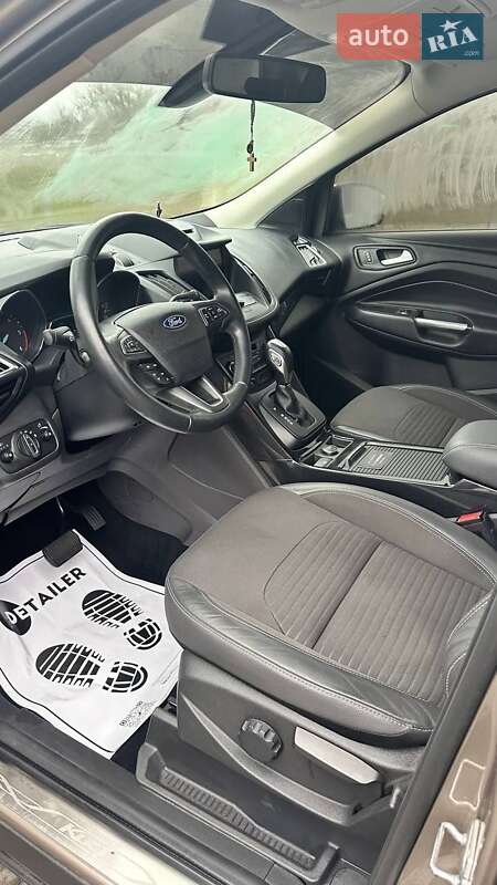 Позашляховик / Кросовер Ford Kuga 2019 в Олександрії