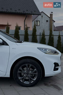 Внедорожник / Кроссовер Ford Kuga 2021 в 