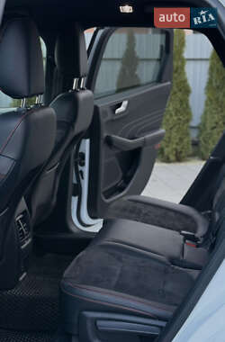 Внедорожник / Кроссовер Ford Kuga 2021 в 