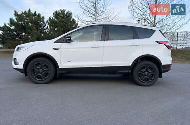 Внедорожник / Кроссовер Ford Kuga 2017 в Киеве