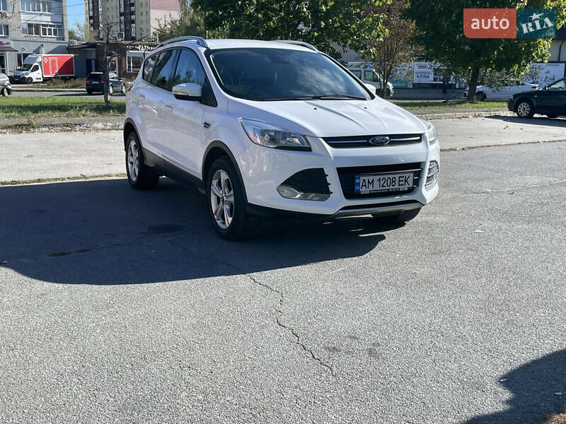 Внедорожник / Кроссовер Ford Kuga 2015 в Звягеле фото 4 Внедорожник / Кроссовер Ford Kuga 2015 в Звягеле