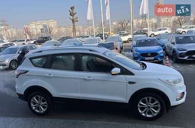 Внедорожник / Кроссовер Ford Kuga 2019 в Киеве