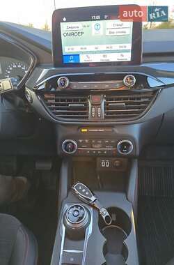 Внедорожник / Кроссовер Ford Kuga 2023 в 
