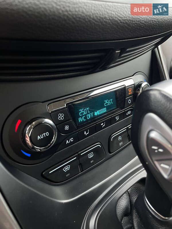 Внедорожник / Кроссовер Ford Kuga 2015 в Ирпене