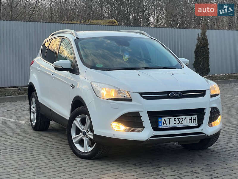 Внедорожник / Кроссовер Ford Kuga 2016 в Ивано-Франковске
