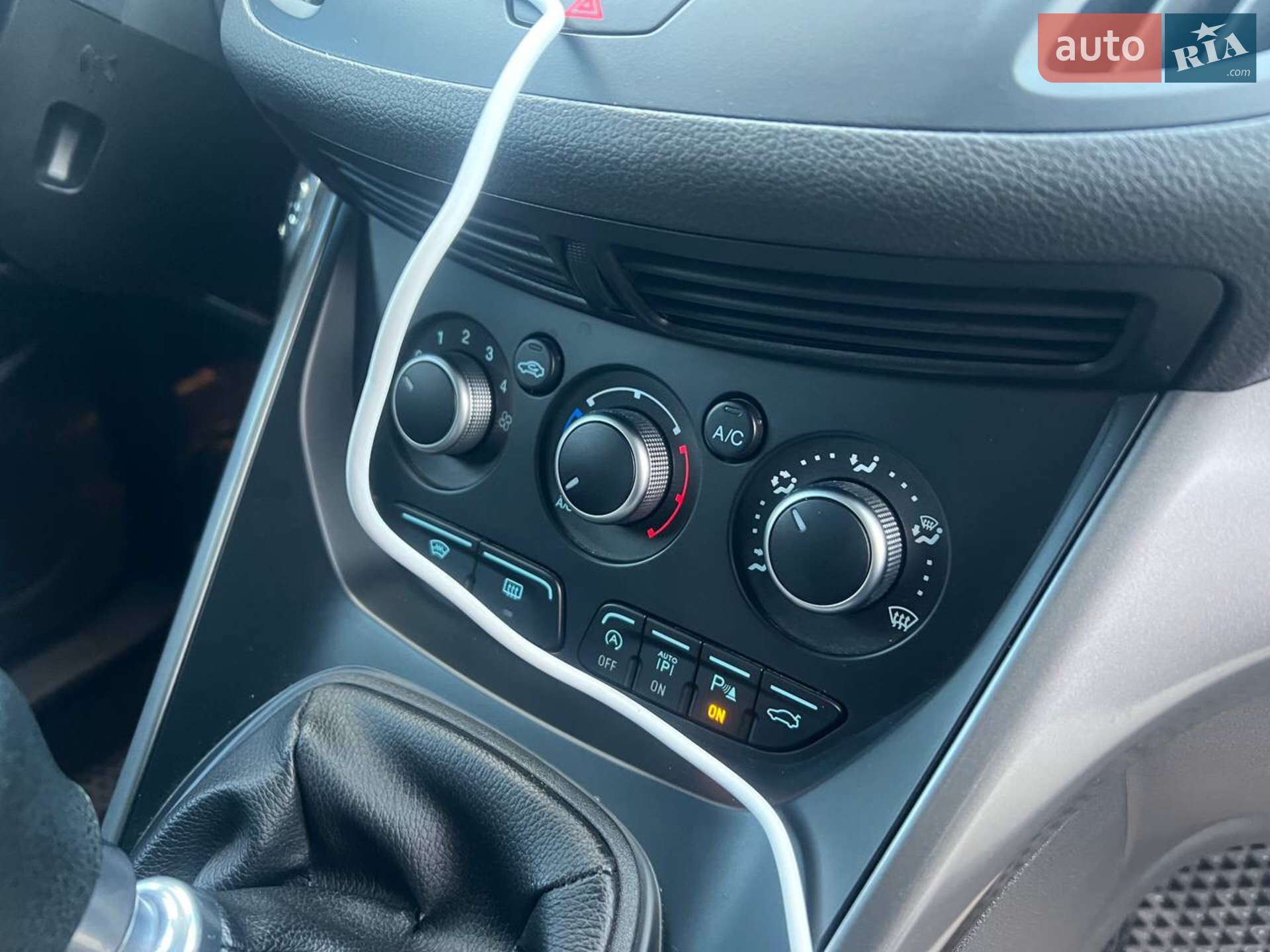2016 Ford Kuga - мініатюра 31
