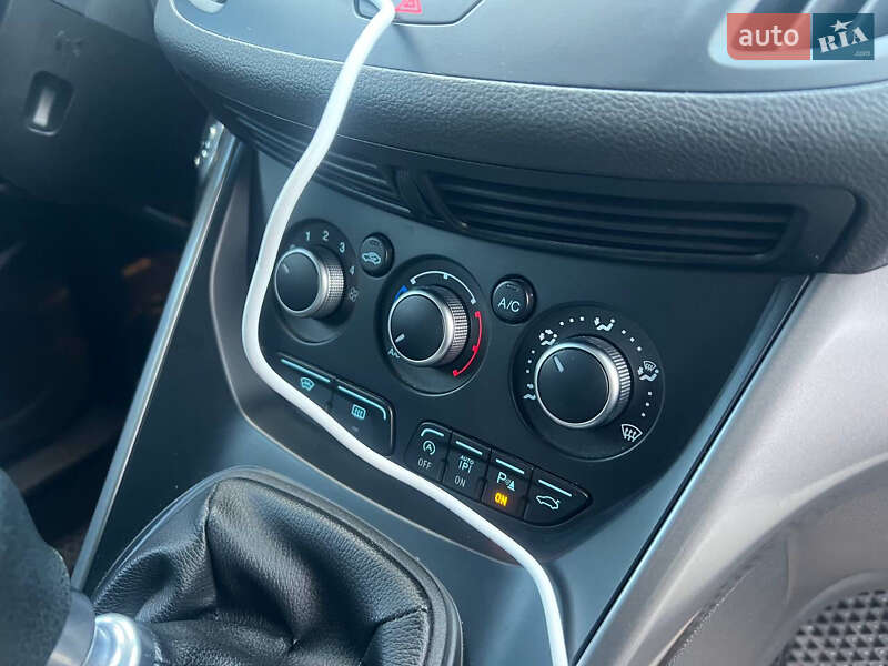 Внедорожник / Кроссовер Ford Kuga 2016 в Ивано-Франковске