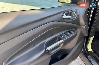 Внедорожник / Кроссовер Ford Kuga 2013 в 