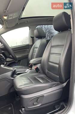 Внедорожник / Кроссовер Ford Kuga 2011 в 