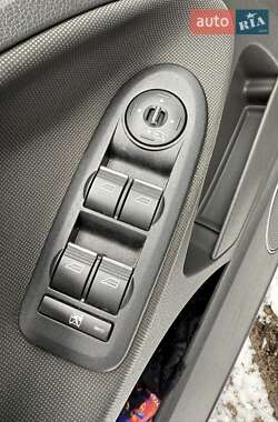 Позашляховик / Кросовер Ford Kuga 2011 в 