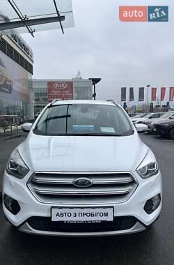 Внедорожник / Кроссовер Ford Kuga 2019 в 